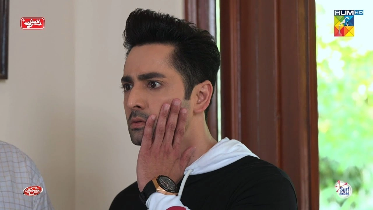 Comedy scene from Chand Tara drama