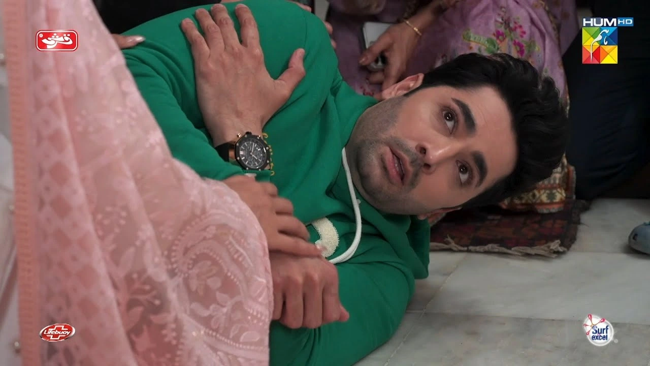 Family moment from Chand Tara drama
