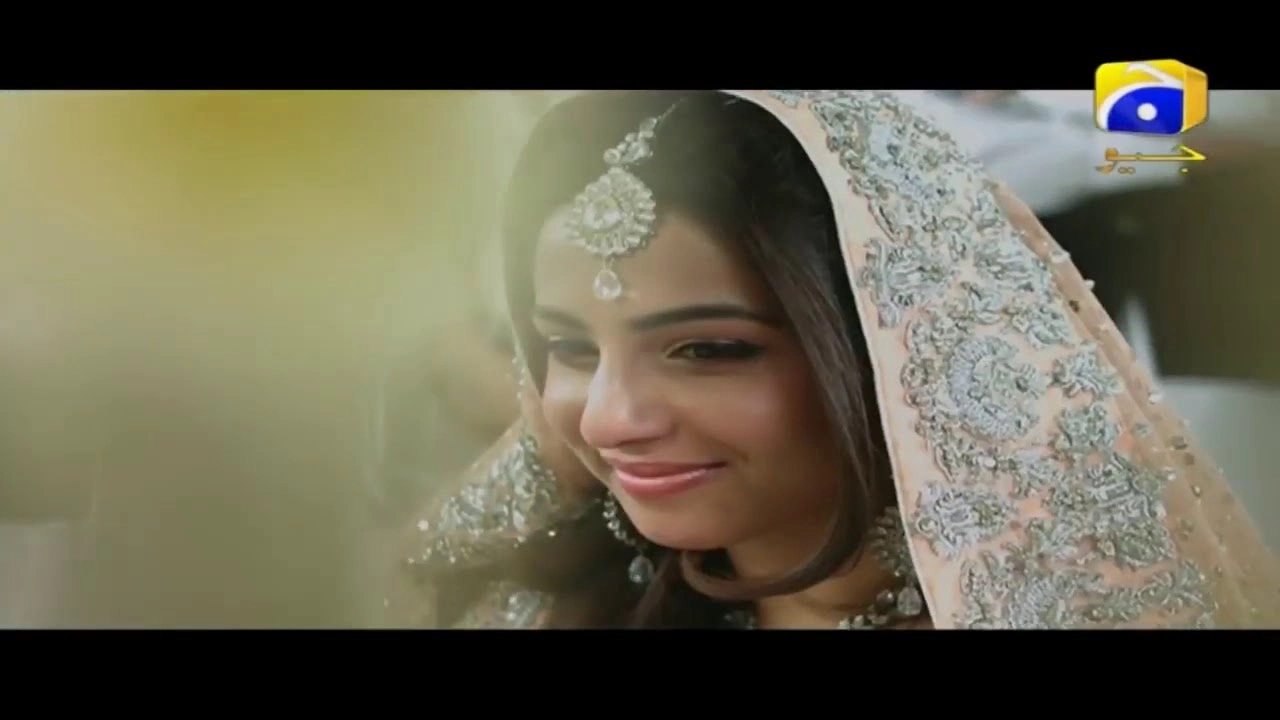 Supporting cast in Ru Baru Ishq Tha family scene