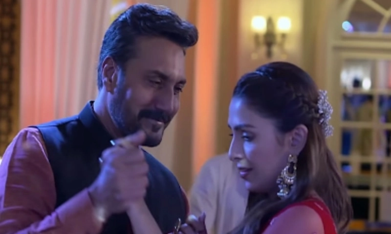 Adnan Siddiqui and Ayeza Khan together in Mere Paas Tum Ho