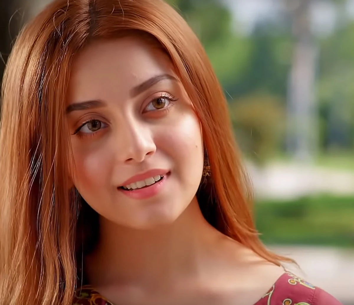 Alizay Shah Romantic look in Ehd e Wafa drama