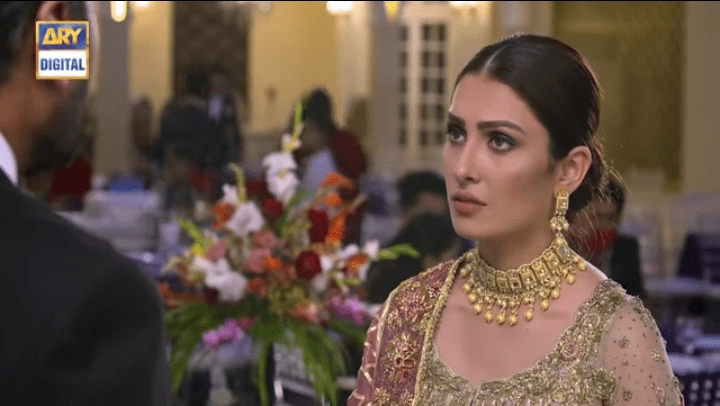 Ayeza Khan dramatic performance in Mere Paas Tum Ho